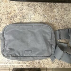 VS Pink Zipper Belt Bag Gray